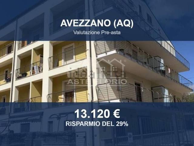 Garage in vendita di m² in Via Lago di Nemi, 8