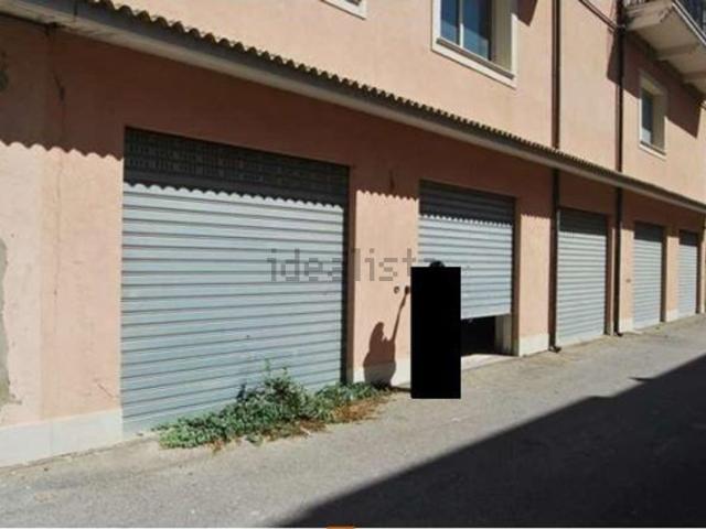 Garage in vendita di m² in Via Leonardo da Vinci