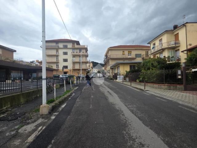 Garage in vendita di m² in Via Levà