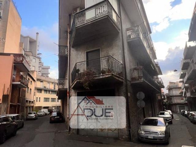 Garage in vendita di m² in Via Liguria