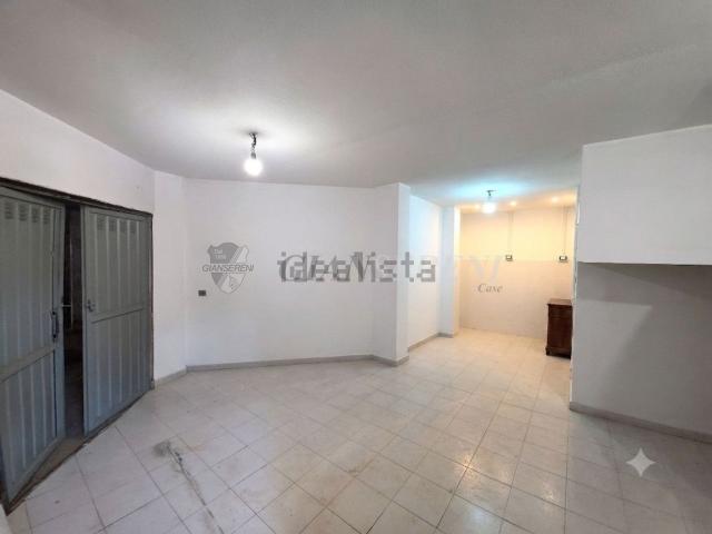 Garage in vendita di m² in Via Litoranea