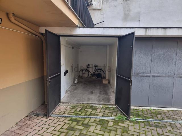 Garage in vendita di m² in Via Lodi, 1