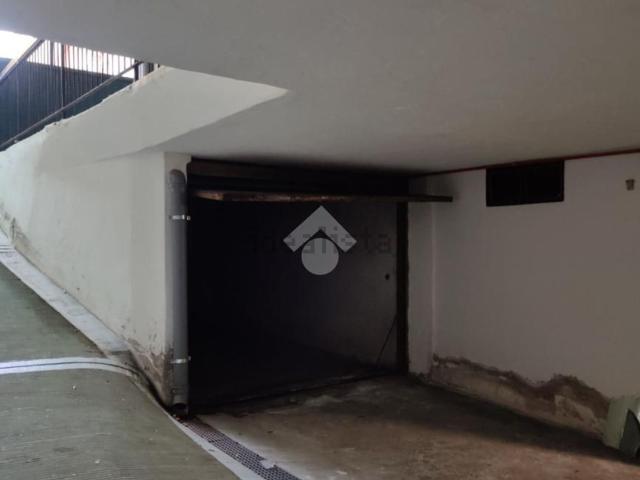 Garage in vendita di m² in Via Luigi Negrelli, 69