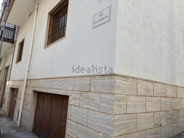 Garage in vendita di m² in Via Luigi Settembrini, 14
