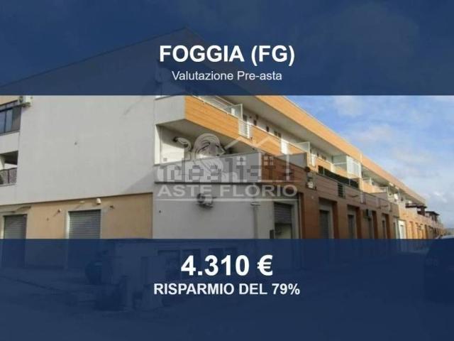 Garage in vendita di m² in Via Manfredonia, 52