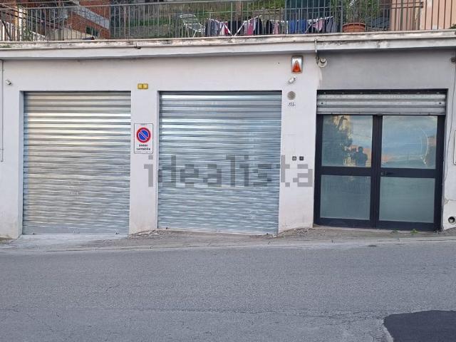 Garage in vendita di m² in Via Madonna degli Angeli, 132