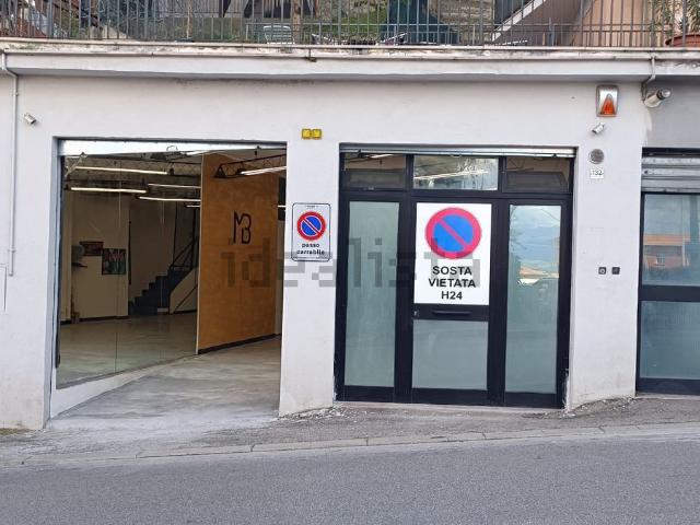 Garage in vendita di m² in Via Madonna degli Angeli, 132