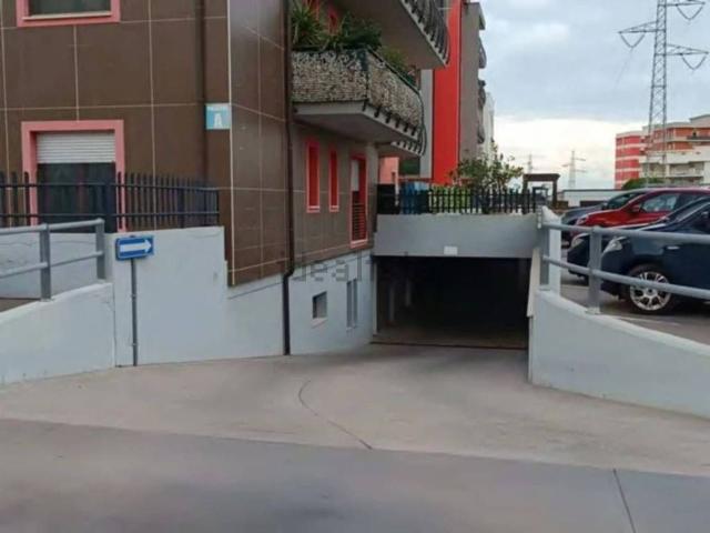 Garage in vendita di m² in Via Madonna delle Grazie