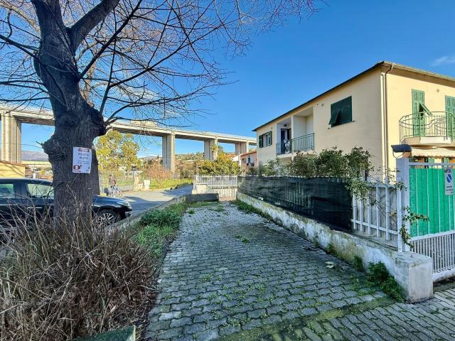 Garage in vendita di m² in Via Marte