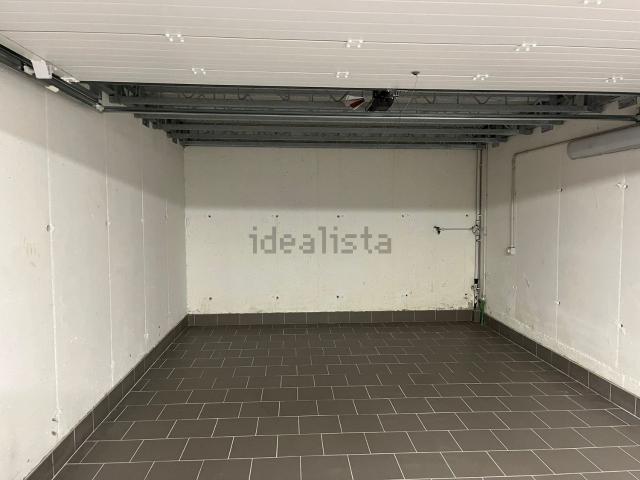 Garage in vendita di m² in Via Martiri della Libertà