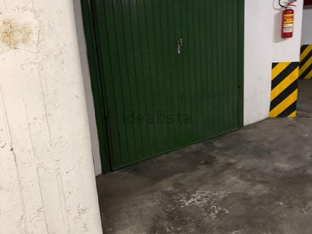 Garage in vendita di m² in Via Martiri della Resistenza