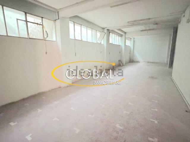 Garage in vendita di m² in Via Martiri della Resistenza