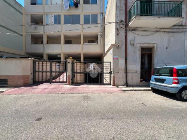 Garage in vendita di m² in Via Marco Aurelio, 23