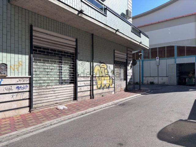 Garage in vendita di m² in Via Marco Minghetti