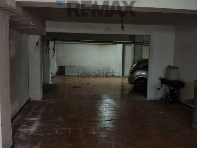 Garage in vendita di m² in Via Marconi, 7