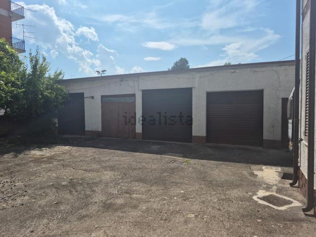 Garage in vendita di m² in Via Marittima
