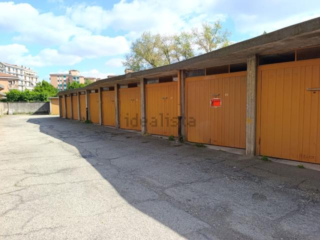 Garage in vendita di m² in Via Matteotti