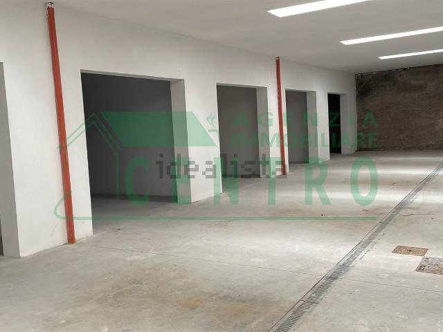 Garage in vendita di m² in Via Montenero