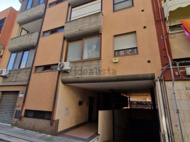 Garage in vendita di m² in Via Montello, 21