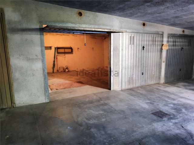 Garage in vendita di m² in Via Monsignore Alliod