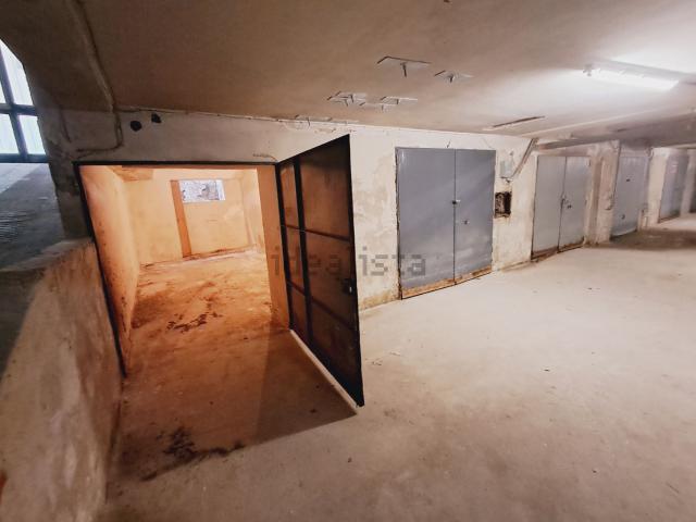 Garage in vendita di m² in Via Monsignore Giacomo Carabelli