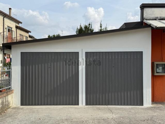 Garage in vendita di m² in Via N. Fregnan, 27