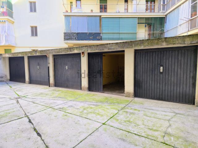 Garage in vendita di m² in Via Napoli, 46