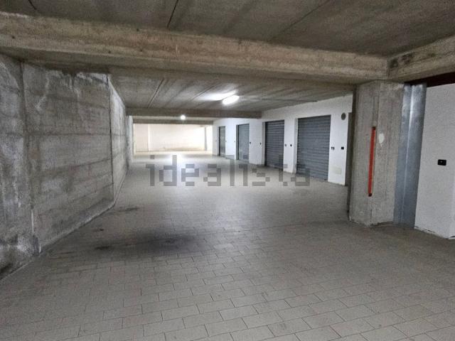 Garage in vendita di m² in Via Nazionale, 93
