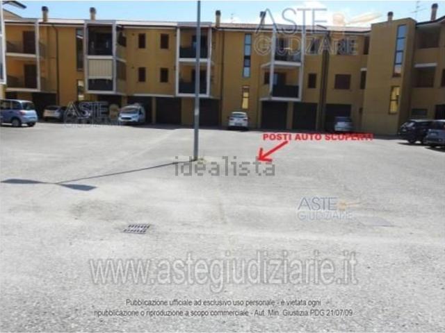 Garage in vendita di m² in Via Nicola Bobadilla