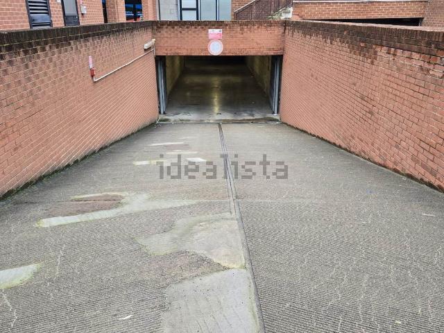 Garage in vendita di m² in Via Nonantolana