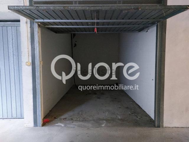 Garage in vendita di m² in Via Nodari
