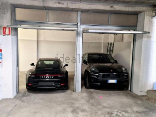 Garage in vendita di m² in Via Ospedale