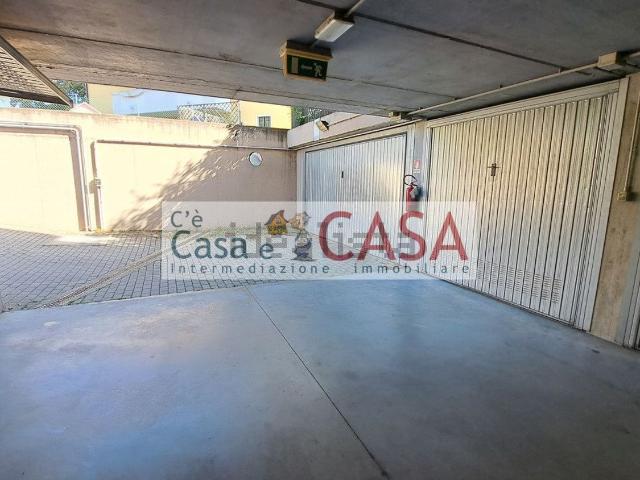 Garage in vendita di m² in Via Orlando Galante