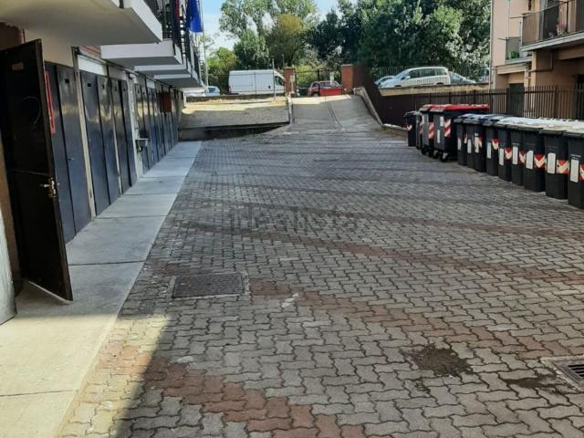 Garage in vendita di m² in Via Ortigara