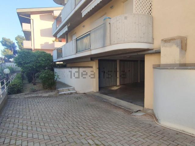 Garage in vendita di m² in Via P. Borsellino, 25