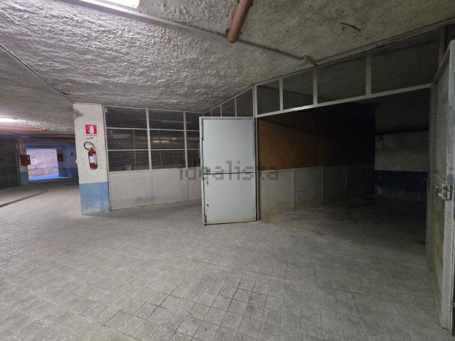 Garage in vendita di m² in Via Padre Semeria, 128
