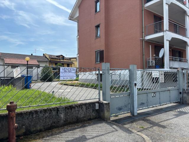 Garage in vendita di m² in Via Palestro