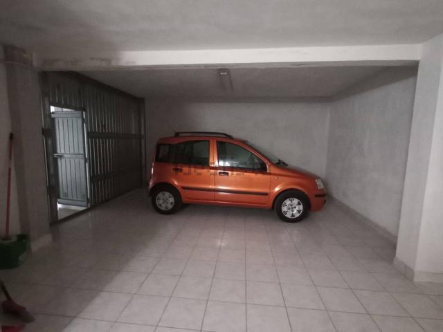Garage in vendita di m² in Via Papa Giovanni XXIII, 10