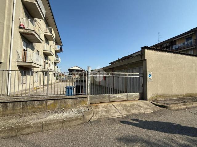 Garage in vendita di m² in Via Pasubio, 4