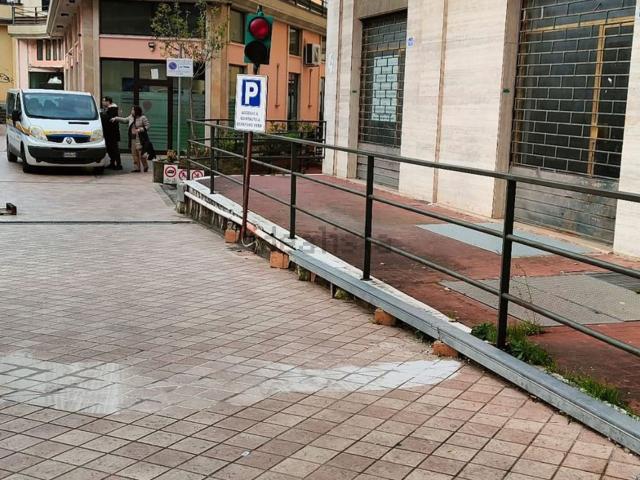Garage in vendita di m² in Via Piave