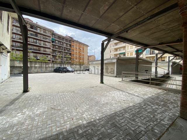 Garage in vendita di m² in Via Piave, 18