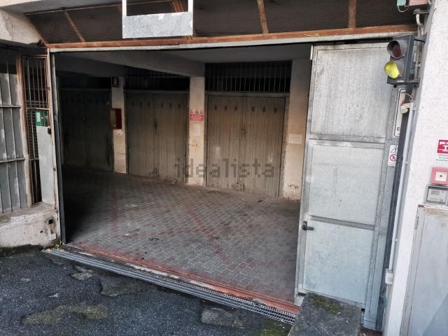 Garage in vendita di m² in Via Pietro Agosti, 243