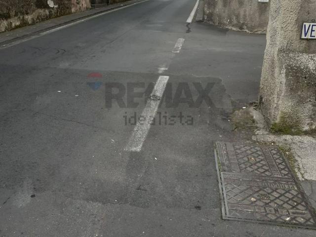 Garage in vendita di m² in Via Pietro De Logu, 27