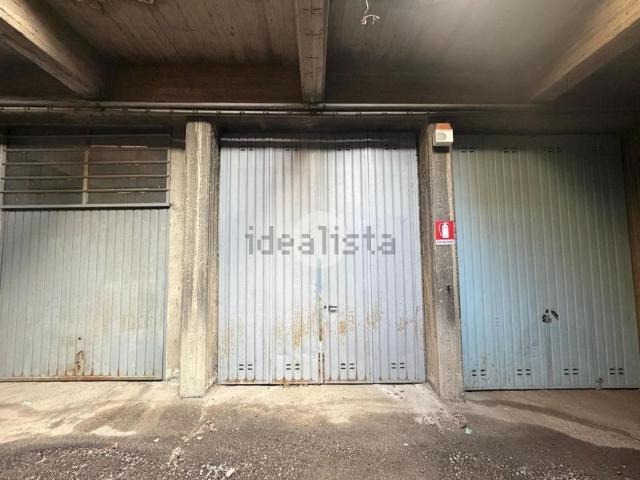 Garage in vendita di m² in Via Pietro Micca, 33