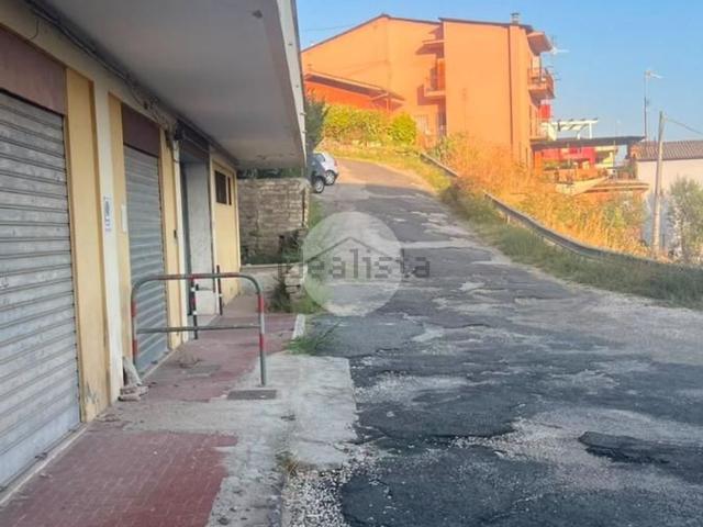 Garage in vendita di m² in Via Porta Sabauda