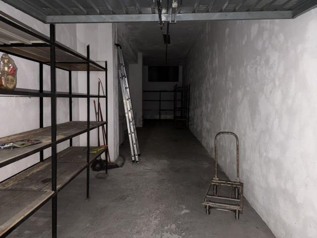 Garage in vendita di m² in Via Portazza