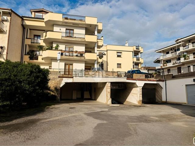 Garage in vendita di m² in Via Poseidone, 41
