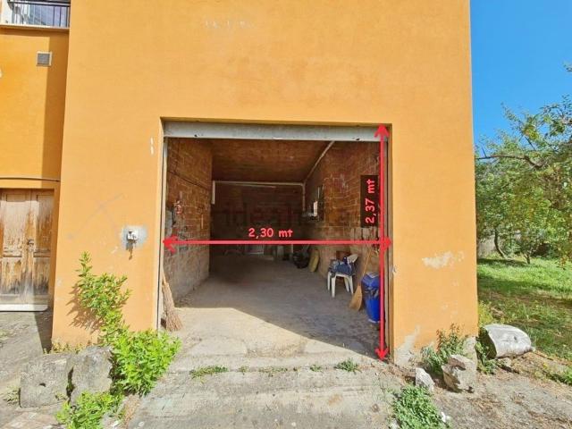Garage in vendita di m² in Via PROVINCIALE
