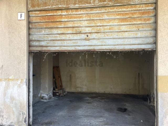Garage in vendita di m² in Via Puccini, 2