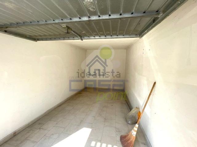 Garage in vendita di m² in Via Rapari Pallavicini